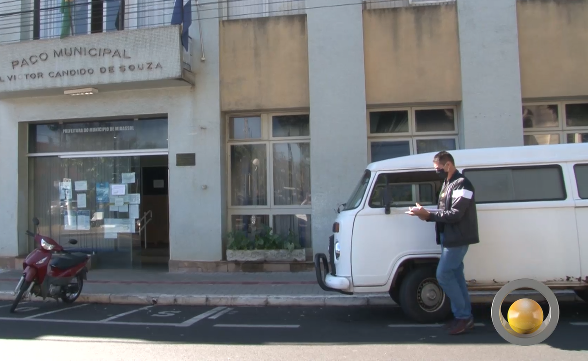 Vereador Sergio foi pessoalmente à Prefeitura solicitar providências para o problema / Reprodução TV Câmara